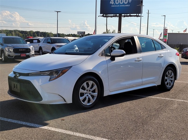 2022 Toyota Corolla LE photo 2