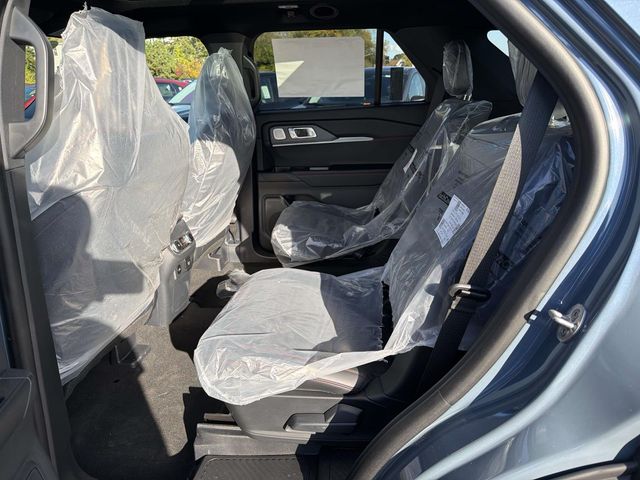 2025 Ford Explorer ST photo 2