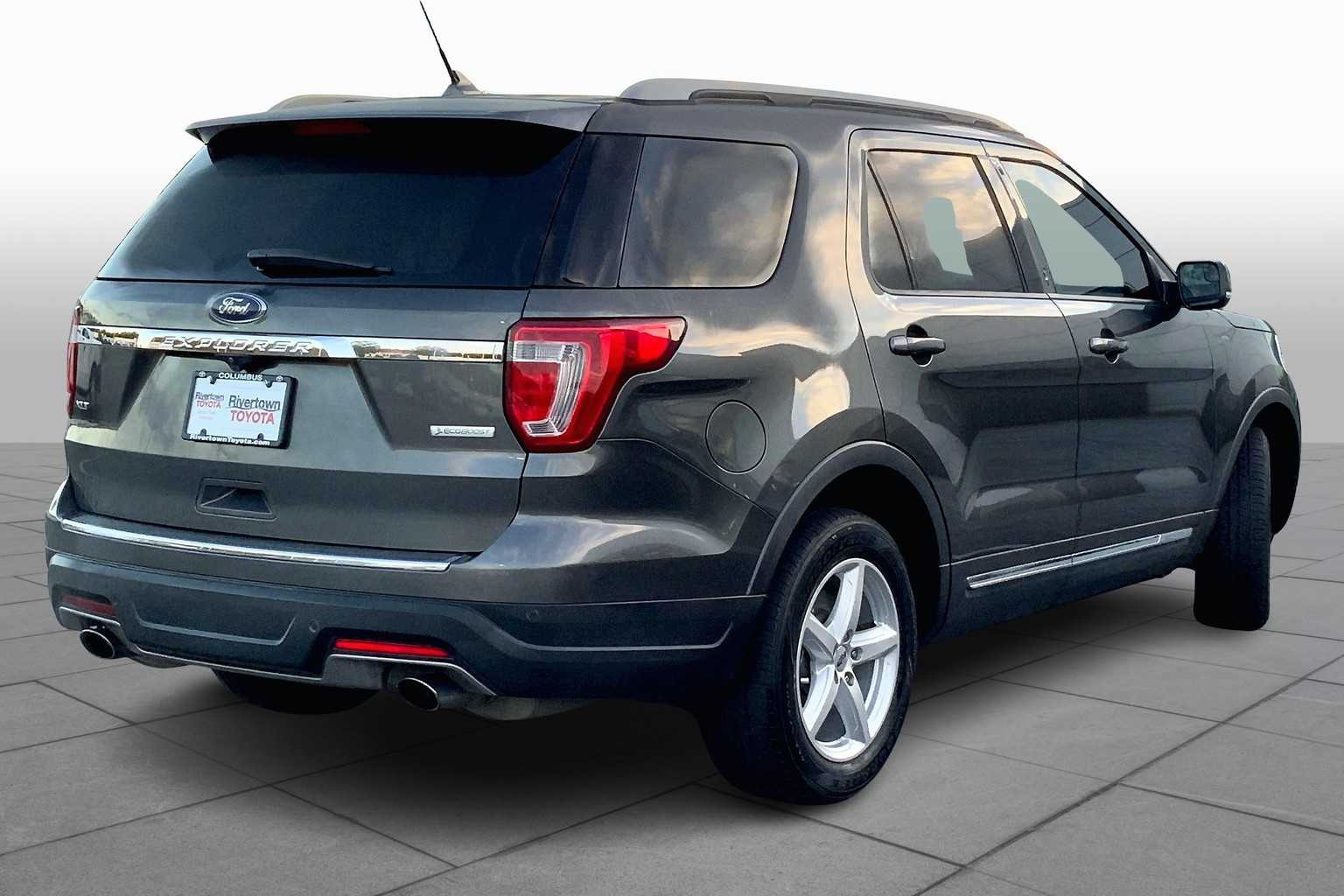 2018 Ford Explorer XLT photo 12