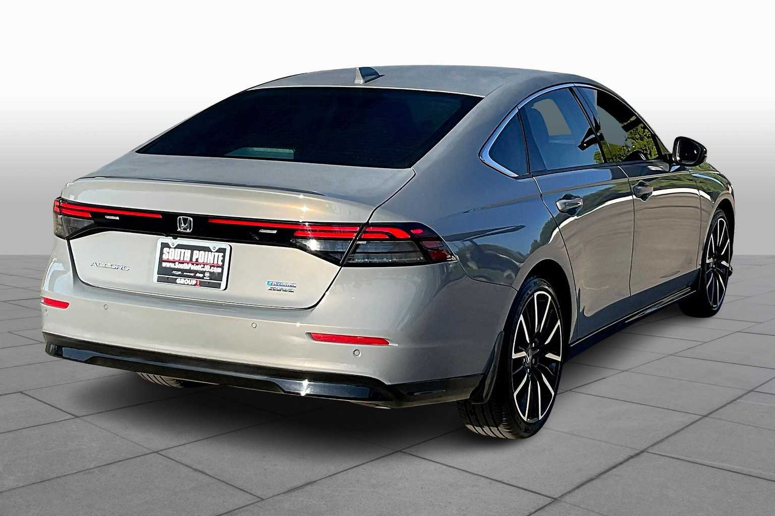 2024 Honda Accord Hybrid Touring photo 11