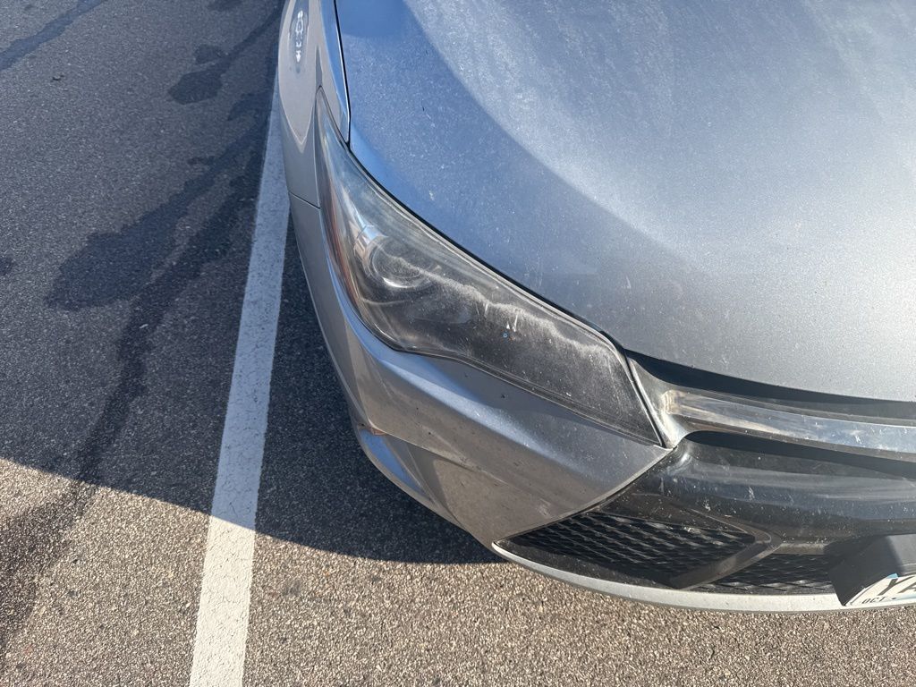 2017 Toyota Camry XLE XSE photo 3