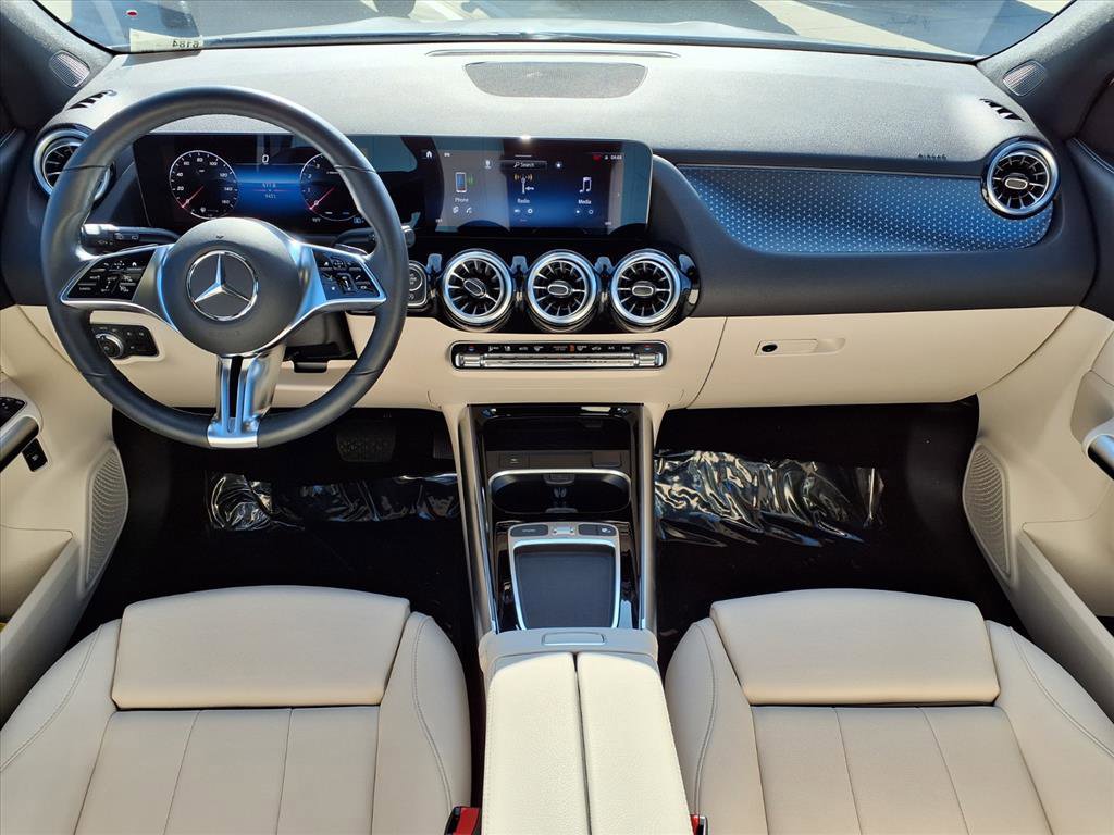 2025 Mercedes Benz GLA 250 4MATIC photo 4