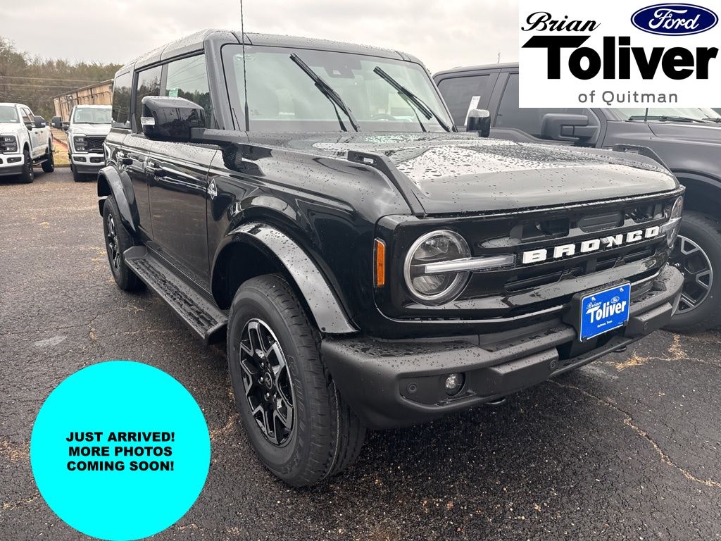 2025 Ford Bronco 4-Door Outer Banks's photo