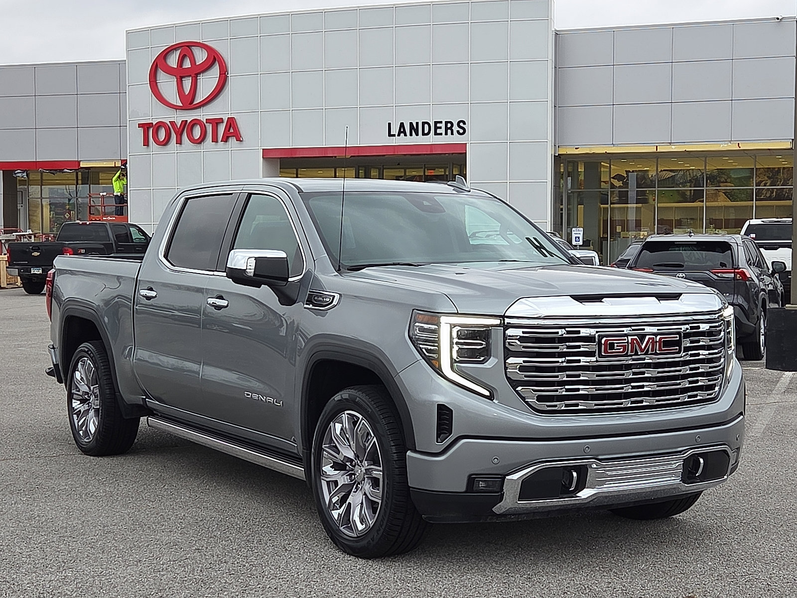 2024 GMC Sierra Denali's photo