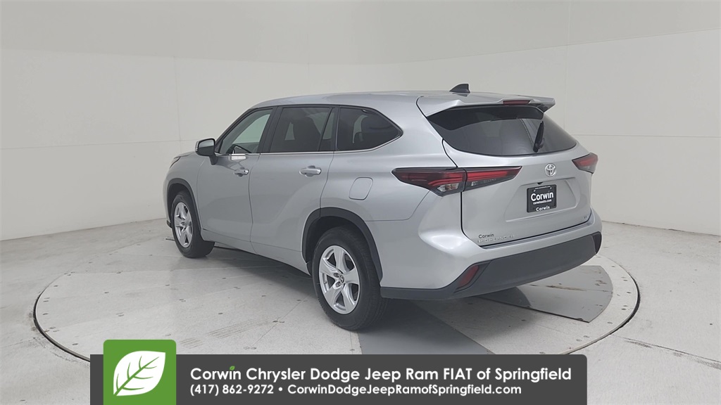2024 Toyota Highlander LE photo 11