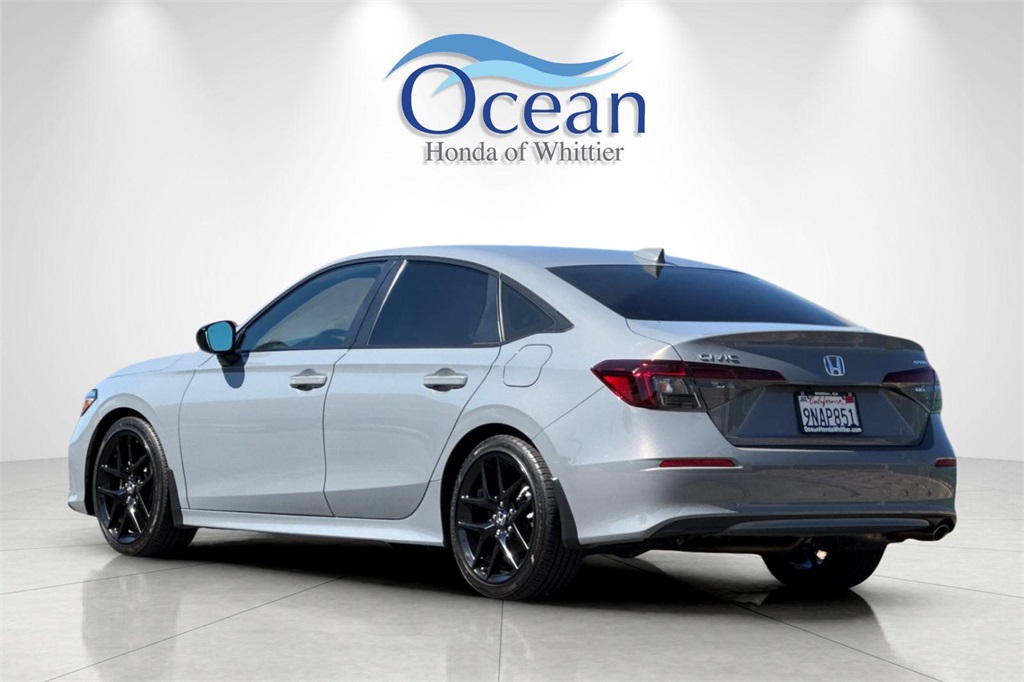 2025 Honda Civic Sport photo 4