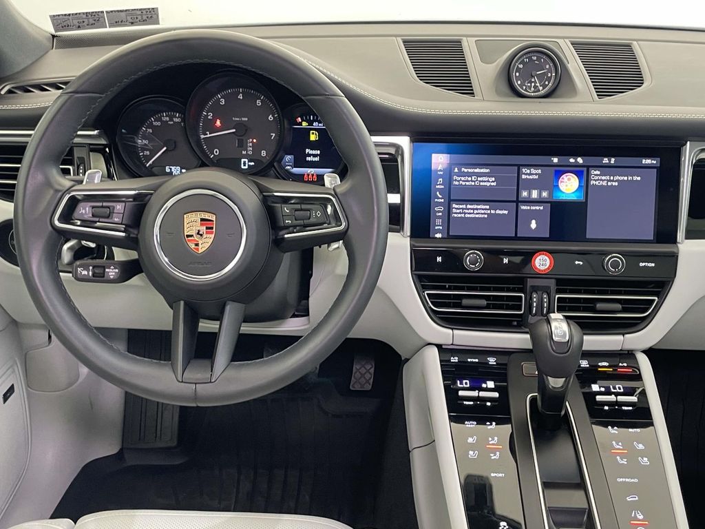 2024 Porsche Macan Base photo 25