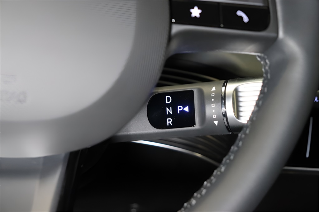 2025 Hyundai Ioniq 5 SE photo 11