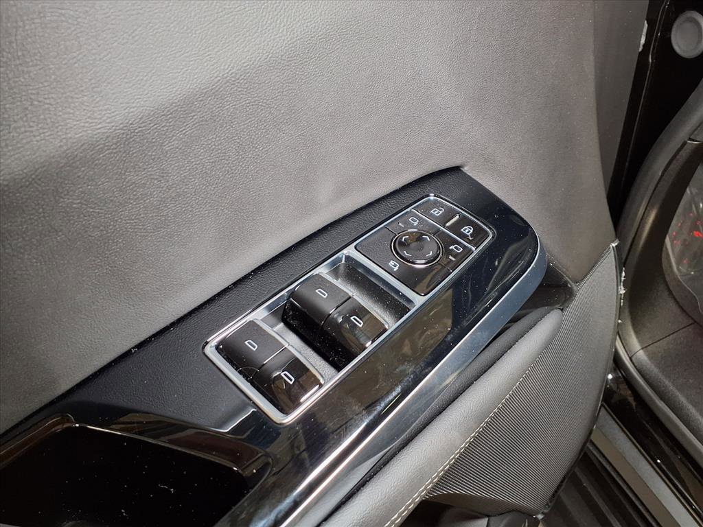 2025 Cadillac Escalade ESV Luxury photo 15