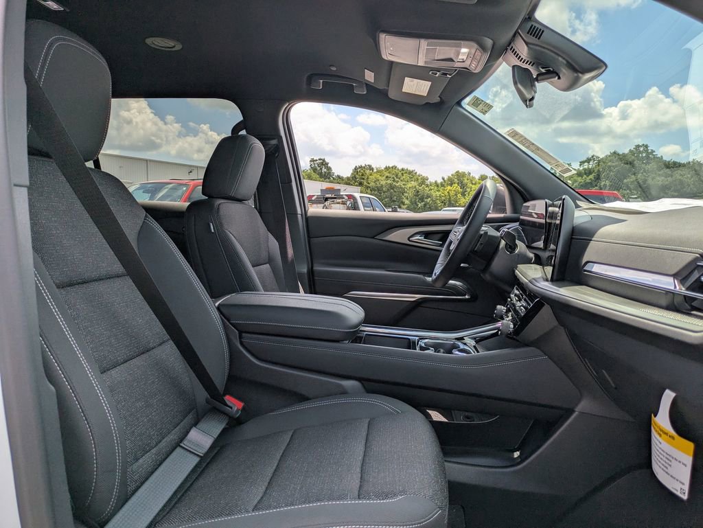 2025 Chevrolet Traverse photo 19