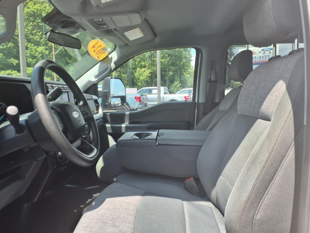 2024 Ford F-250 XLT photo 4