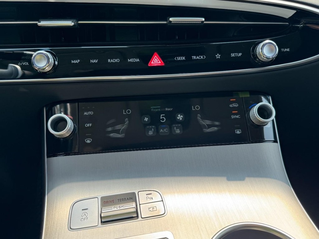 2026 Genesis GV70 2.5T Select photo 13