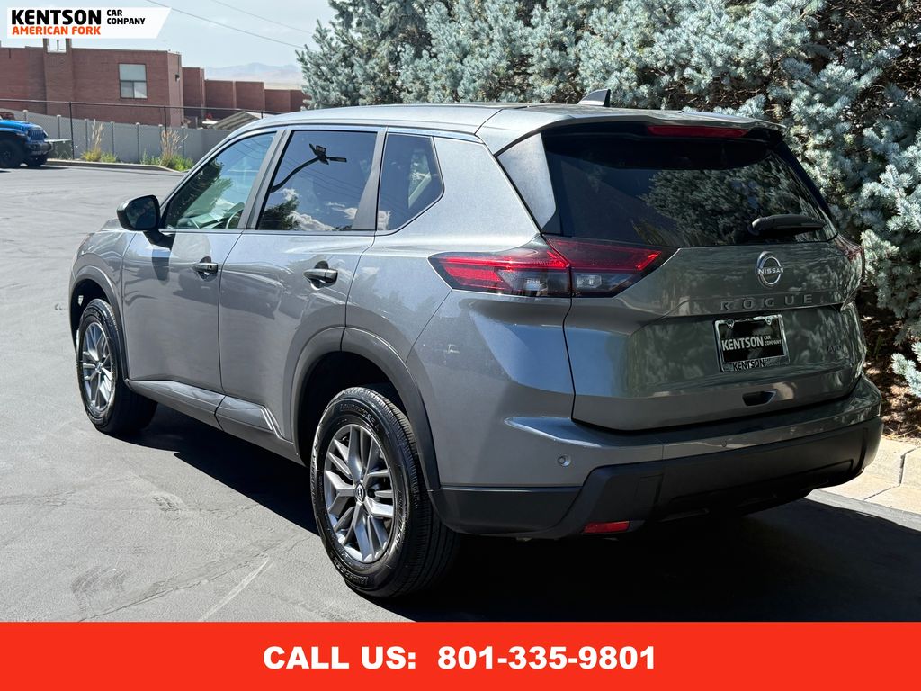 2024 Nissan Rogue S photo 5