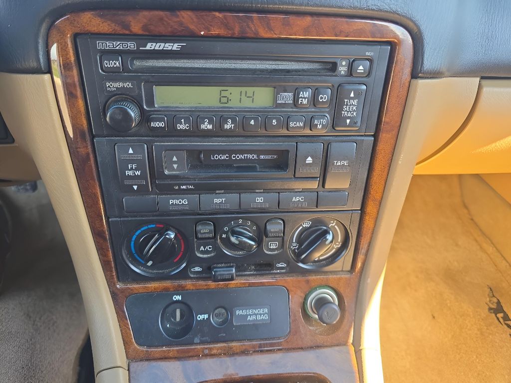 2000 Mazda MX-5 Miata Miata Base photo 24