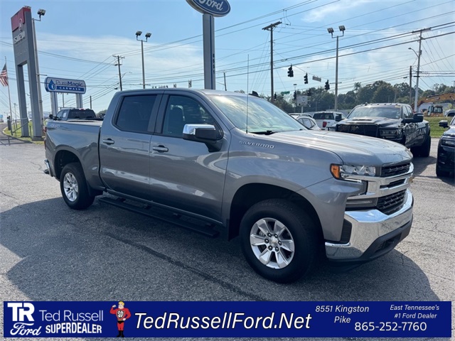 2021 Chevrolet Silverado 1500 LT photo 3
