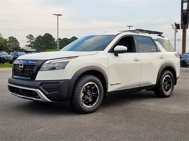 2025 Nissan Pathfinder Rock Creek photo 3
