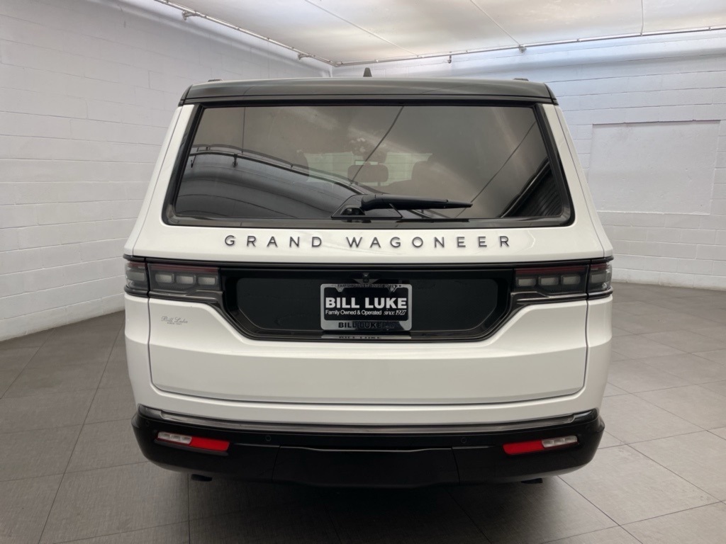 2025 Jeep Grand Wagoneer III photo 4
