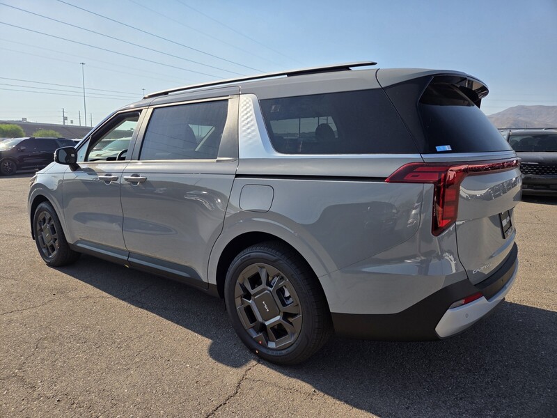 2026 Kia Carnival EX photo 2