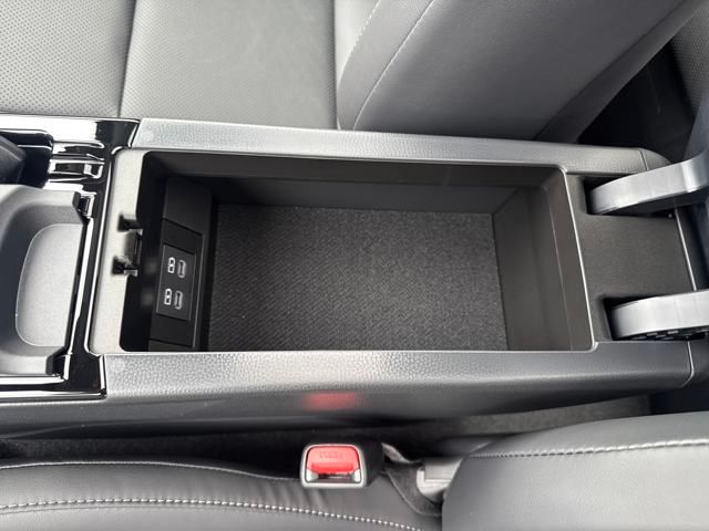 2025 Toyota Prius XLE photo 23