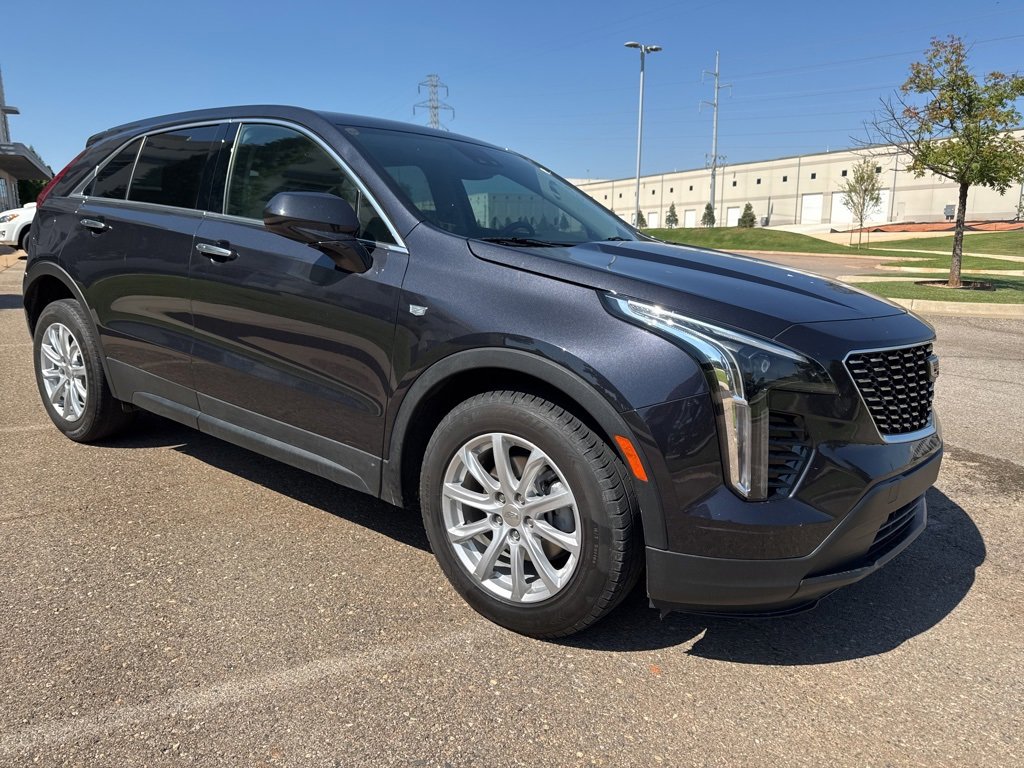 2023 Cadillac XT4 Luxury photo 3