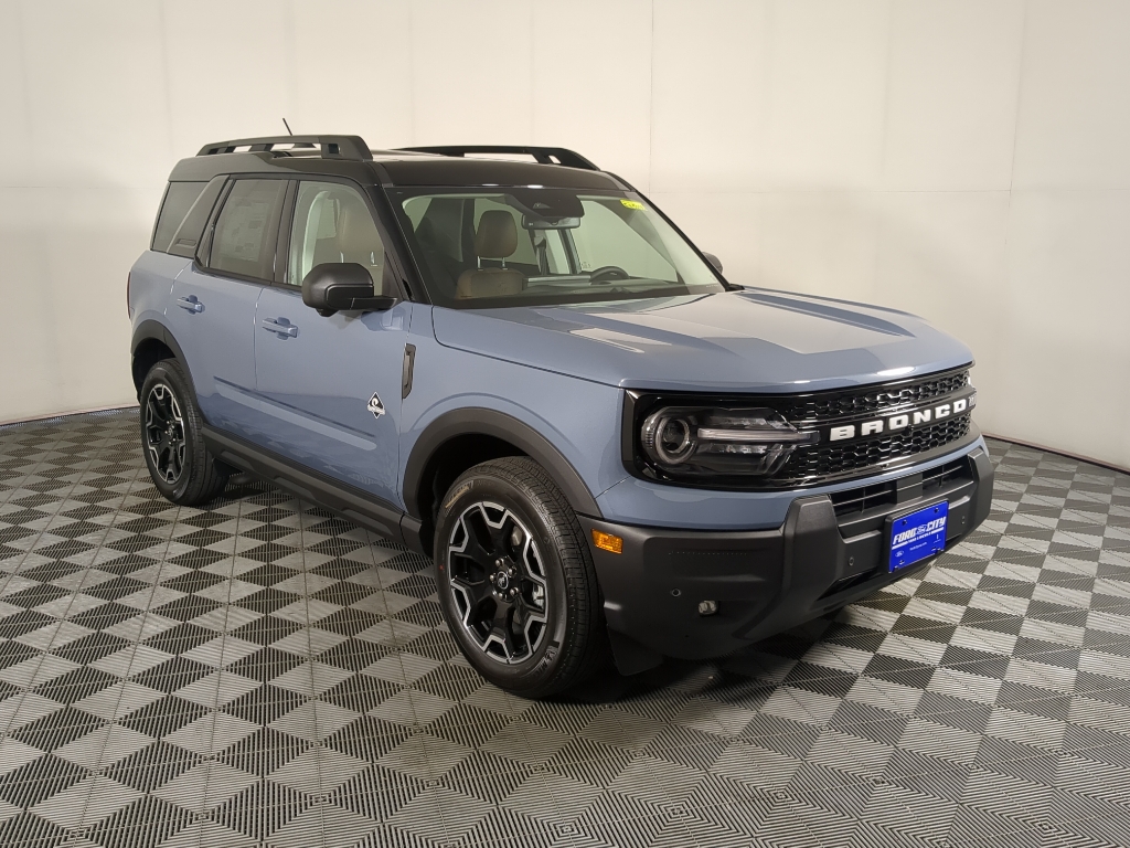 2025 Ford Bronco Sport Outer Banks photo 2