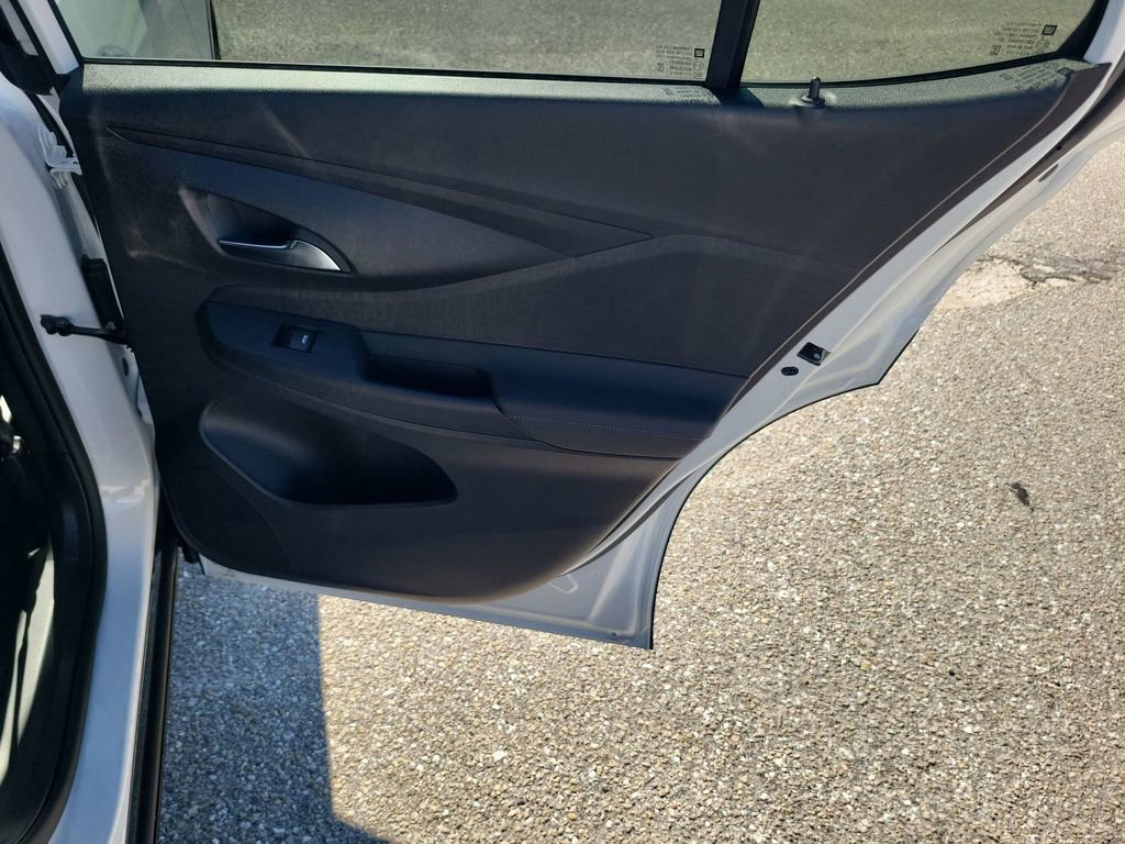 2025 Buick Envista ST photo 38