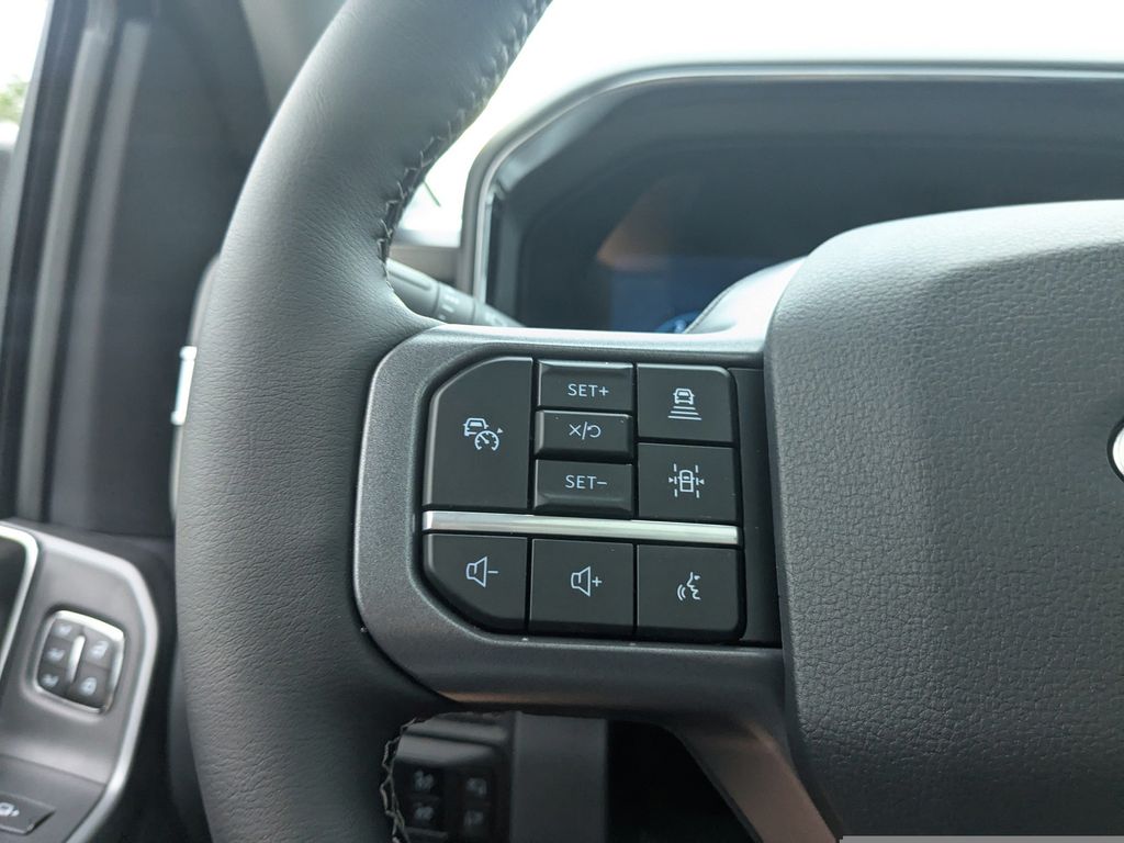 2025 Ford F-250 Lariat photo 31