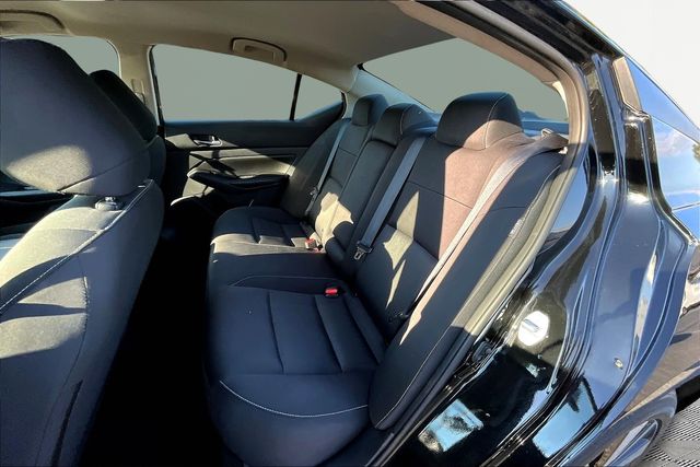 2022 Nissan Altima 2.5 SV photo 15