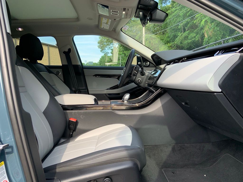 2025 Land Rover Range Rover Evoque Dynamic SE photo 18