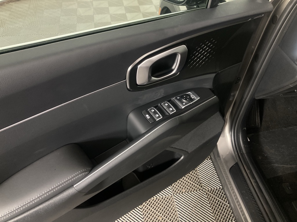 2025 Kia Sorento Hybrid EX photo 10