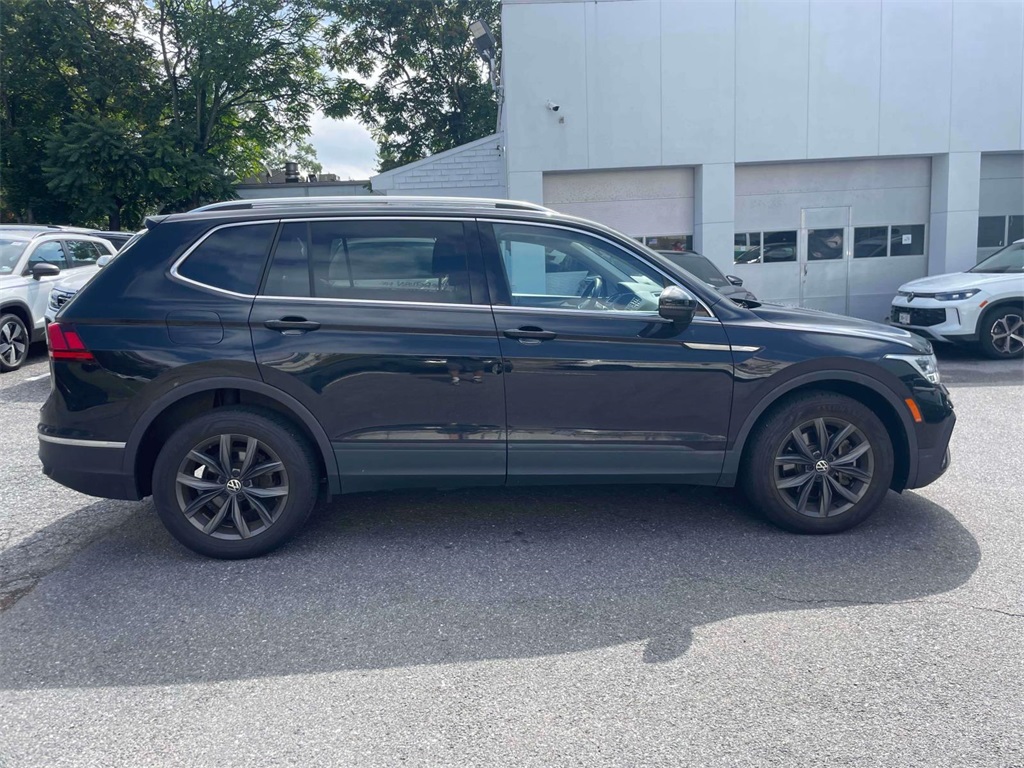 2022 Volkswagen Tiguan SE photo 2
