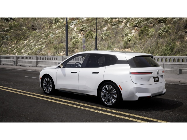 2026 Bmw iX photo 2