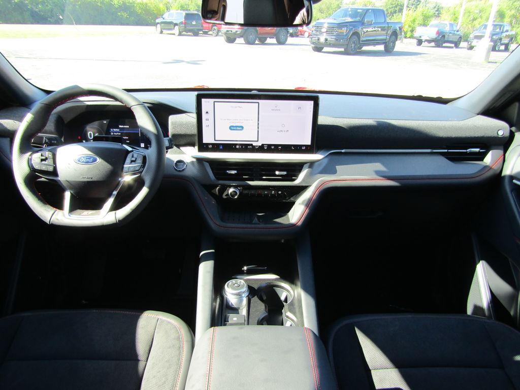 2025 Ford Explorer ST photo 11