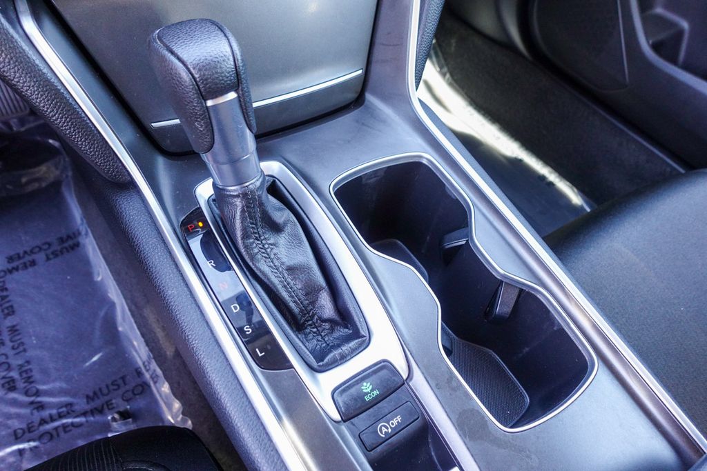 2022 Honda Accord LX photo 21