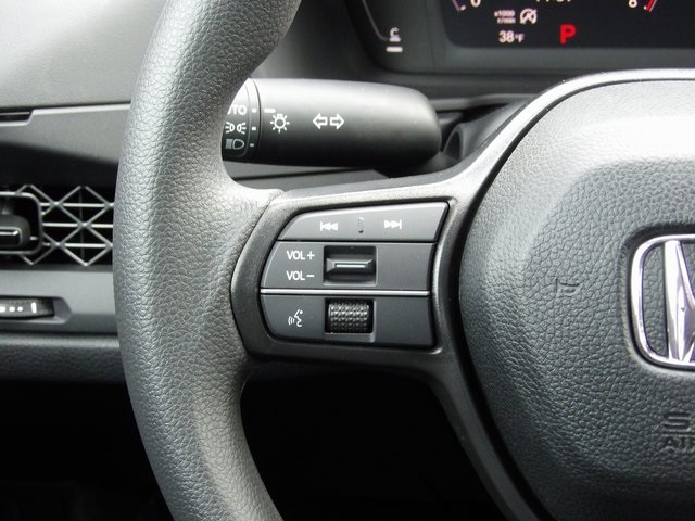 2025 Honda Accord LX photo 17