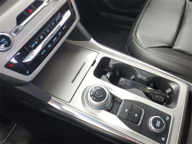 2023 Ford Explorer XLT photo 15