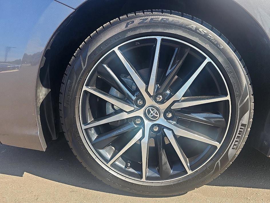 2023 Toyota Camry SE photo 10