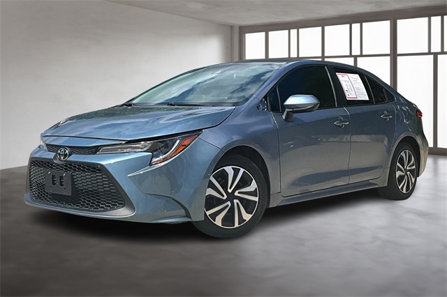 2022 Toyota Corolla LE photo 2