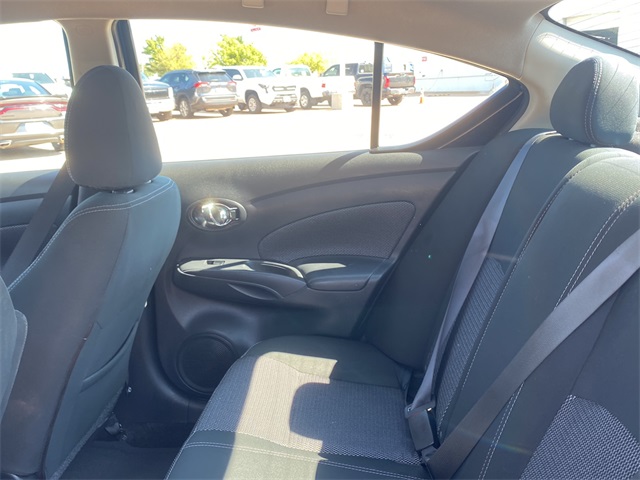 2019 Nissan Versa 1.6 SV photo 16