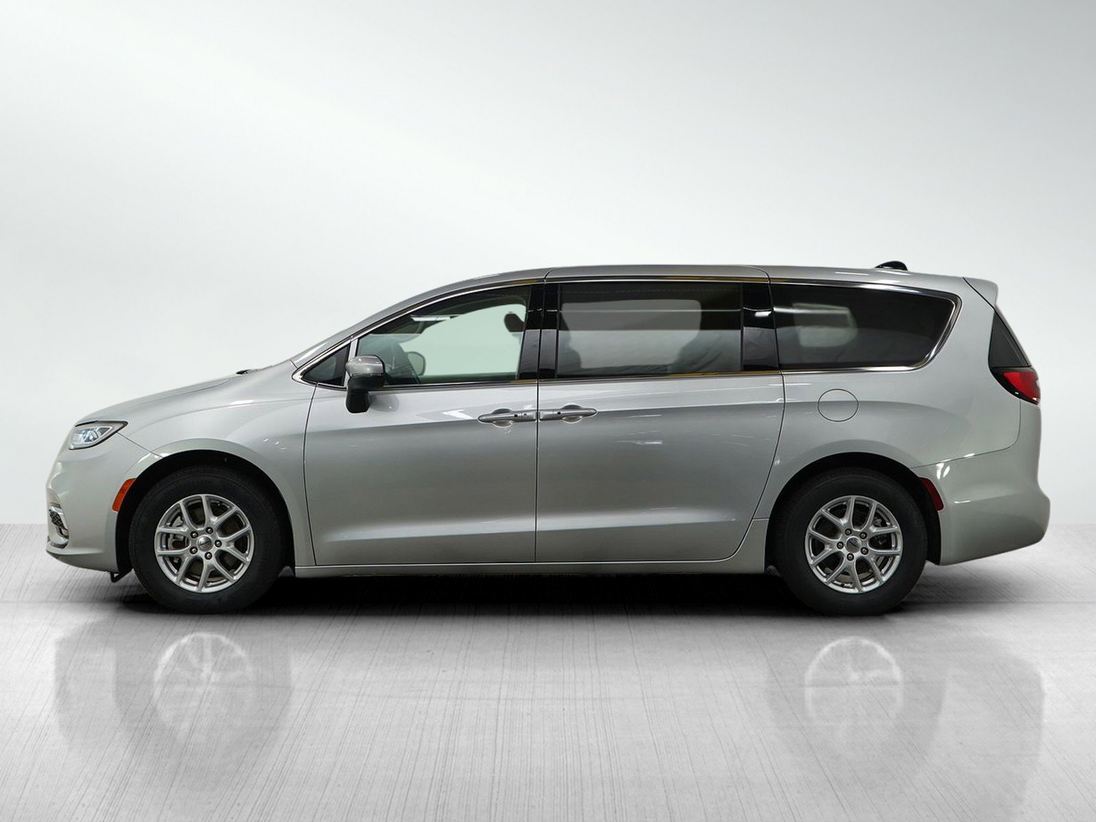 Used 2023 Chrysler Pacifica Touring L with VIN 2C4RC1BGXPR537716 for sale in Hopkins, Minnesota