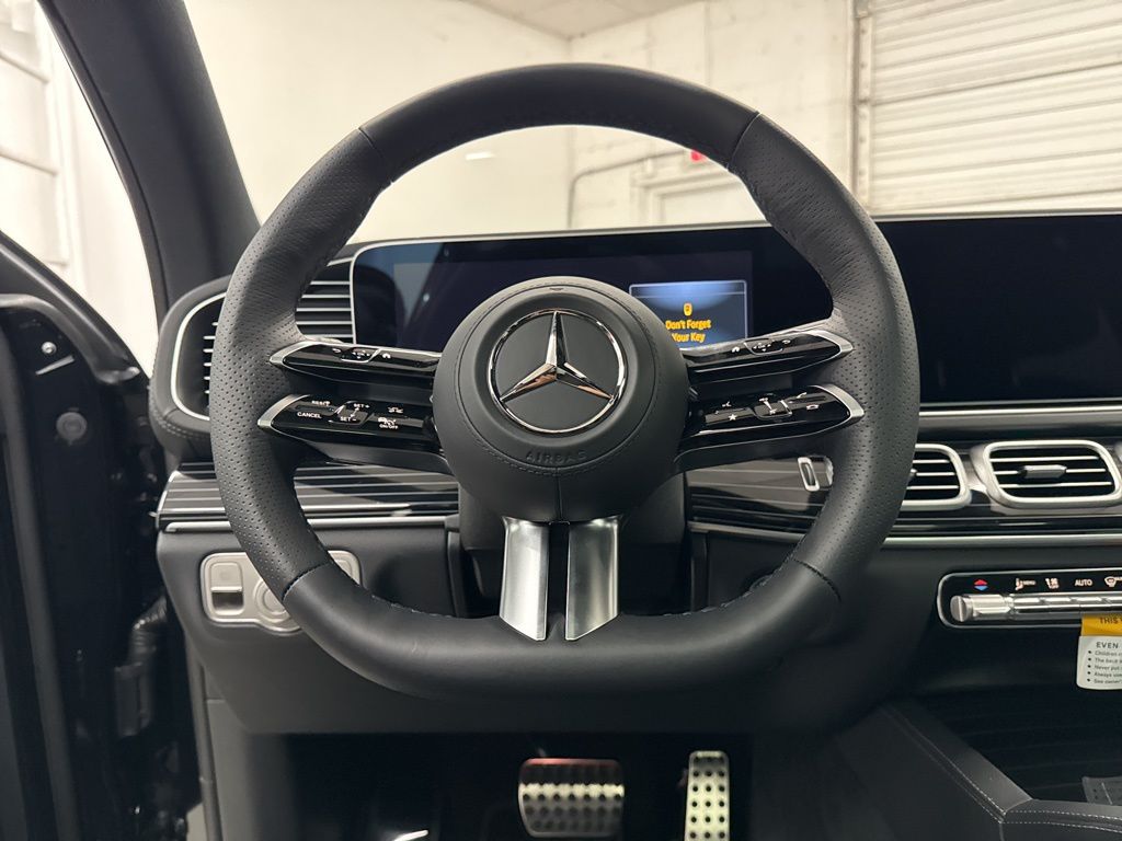 2026 Mercedes Benz GLS 580 4MATIC photo 10