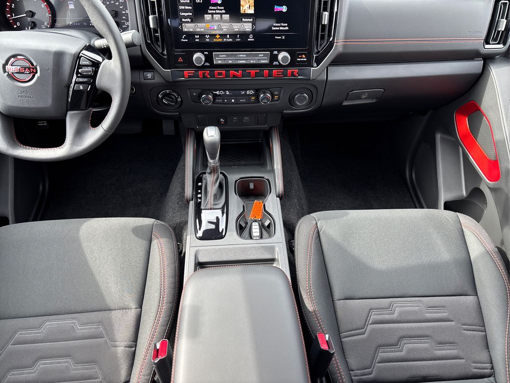 2025 Nissan Frontier PRO-4X photo 10