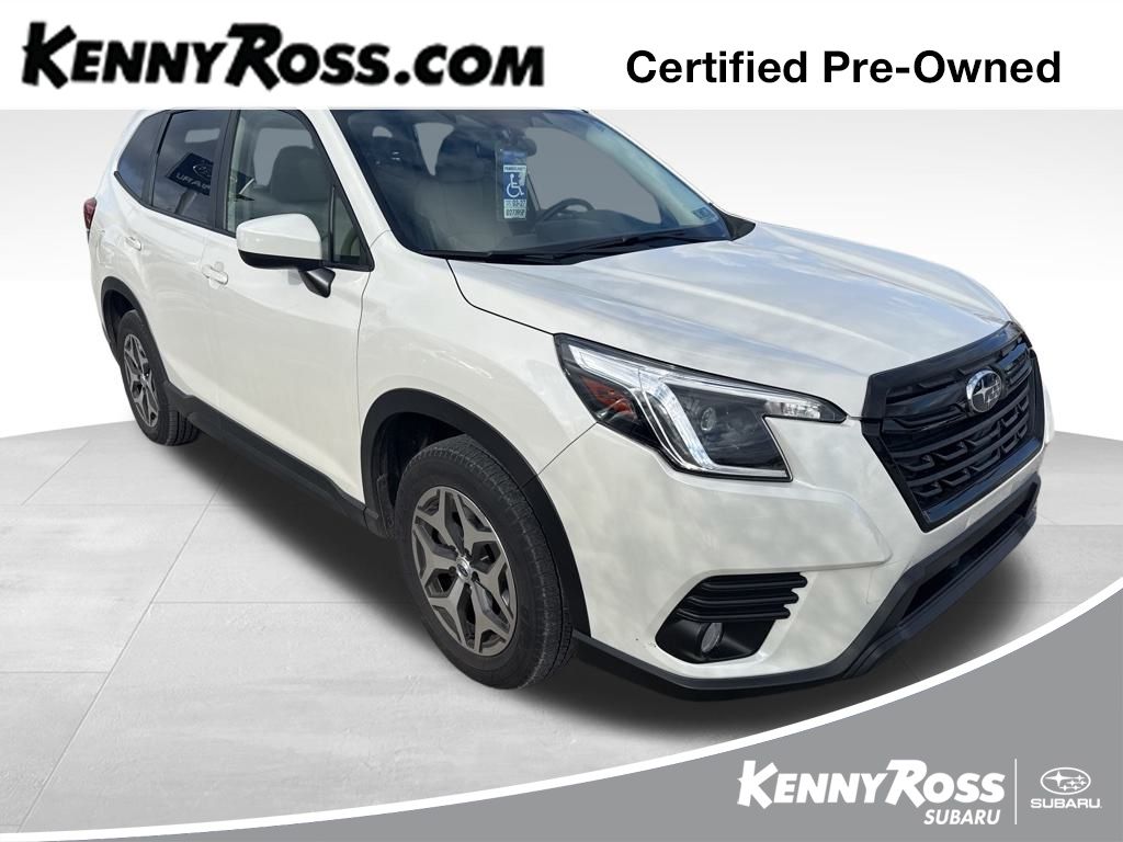 2023 Subaru Forester Premium's photo