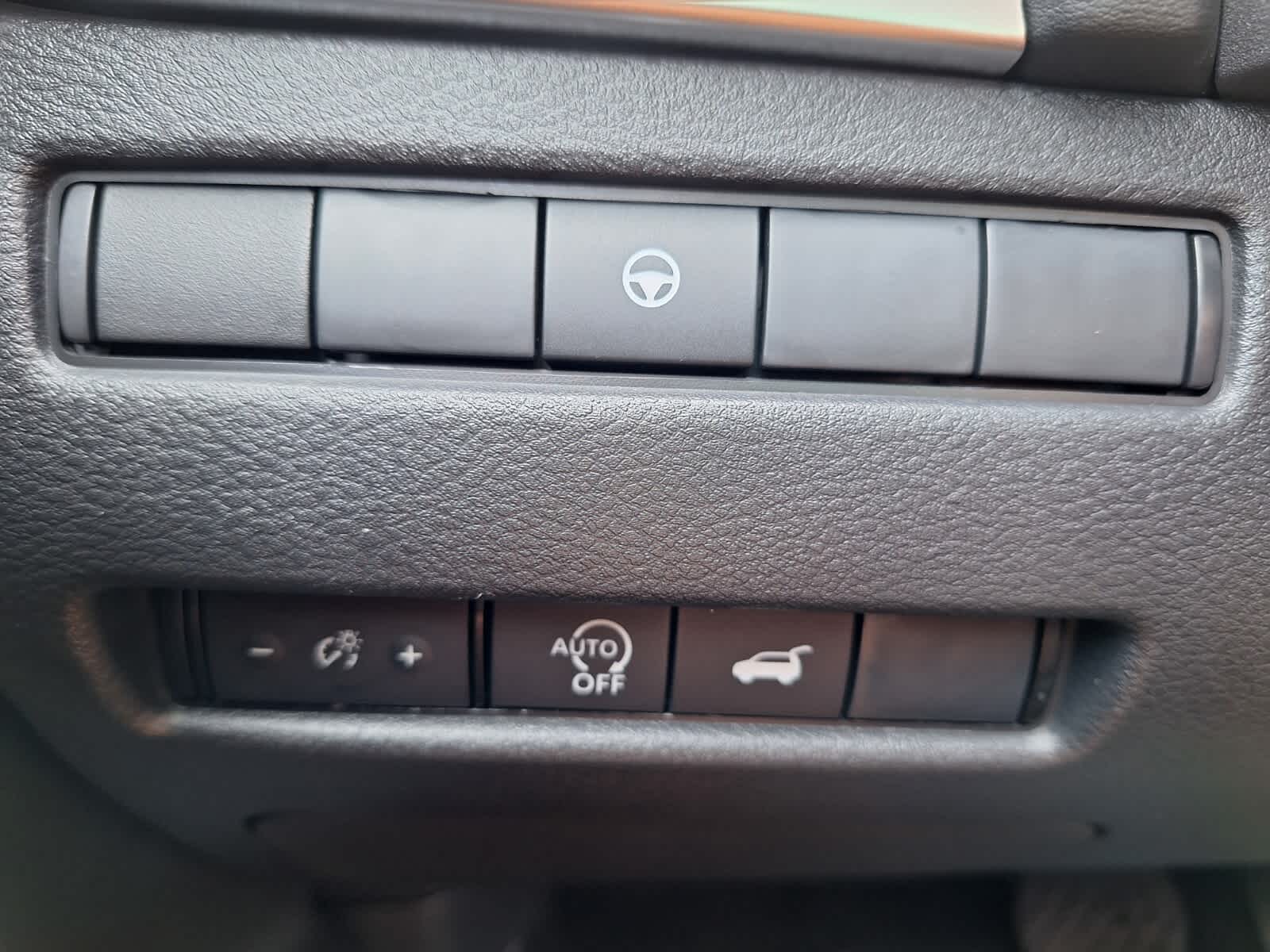 2026 Nissan Rogue SV photo 10