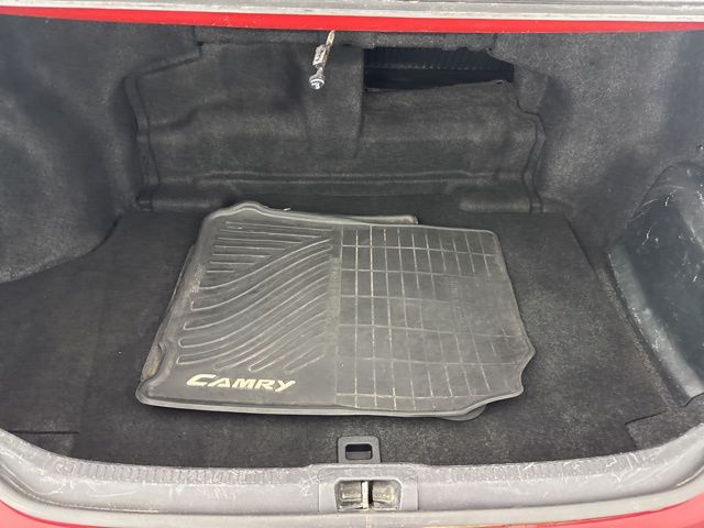 2014 Toyota Camry Hybrid LE photo 25