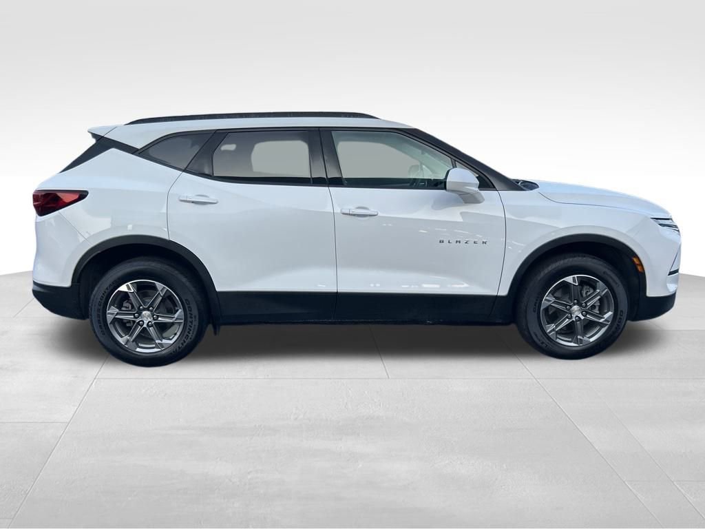 2023 Chevrolet Blazer 2LT photo 6