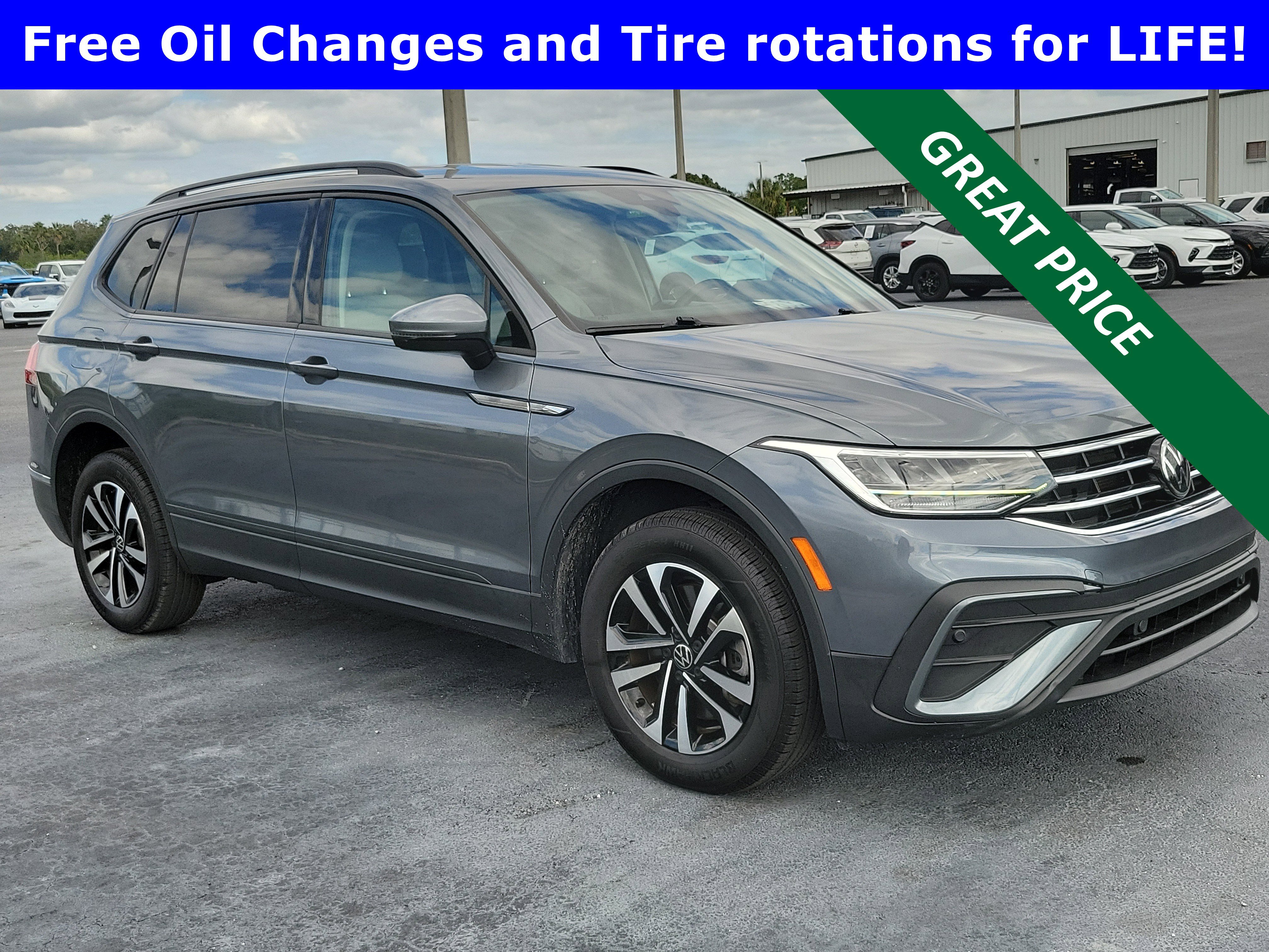 2022 Volkswagen Tiguan S's photo