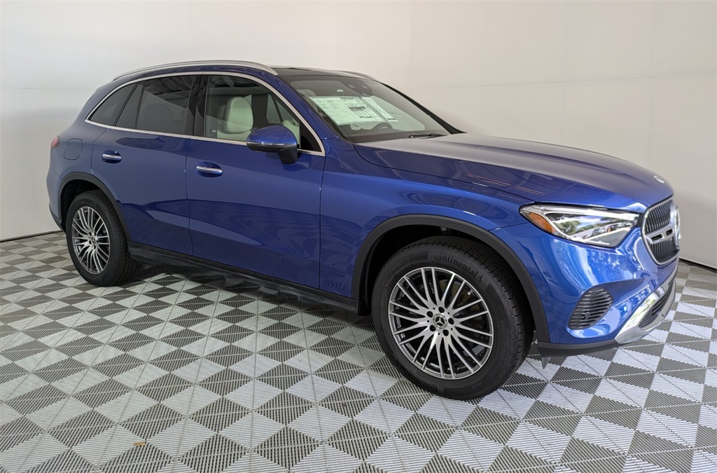 2026 Mercedes-Benz GLC Base's photo