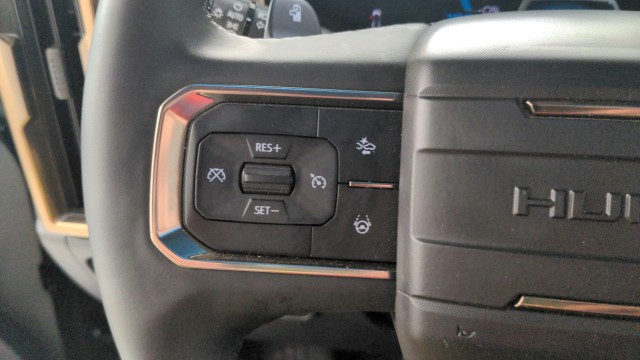 Used 2025 Void Black GMC 2X image 17