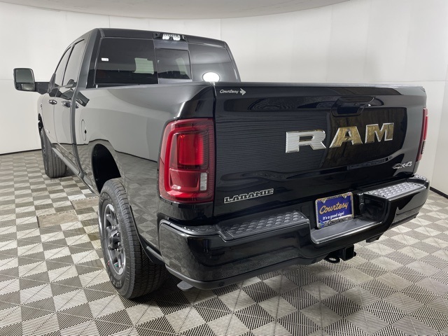 2025 Ram 3500 Laramie photo 5